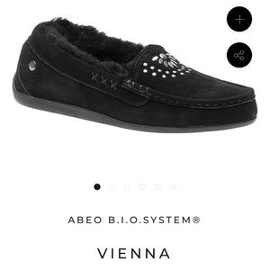 Abeo shearling slippers $129